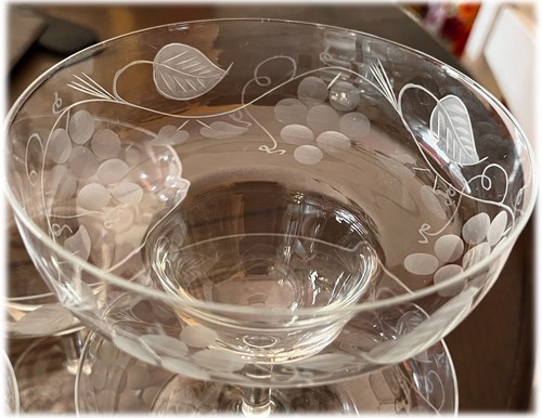 Vtg Seafood Cocktail or Margarita Glasses Crystal Etched Grape Design Set of 5 - Picture 4 of 4