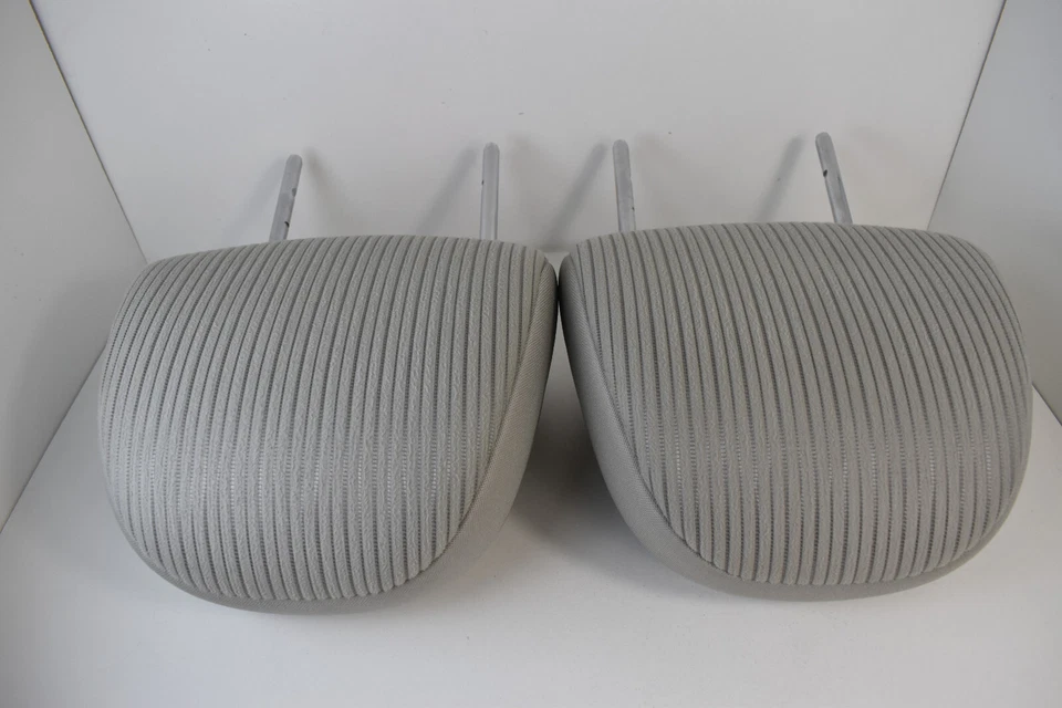 Комплект подголовников переднего ряда 2009-2016 Toyota Venza серая ткань от оригинального производителя - Изображение 2 из 4