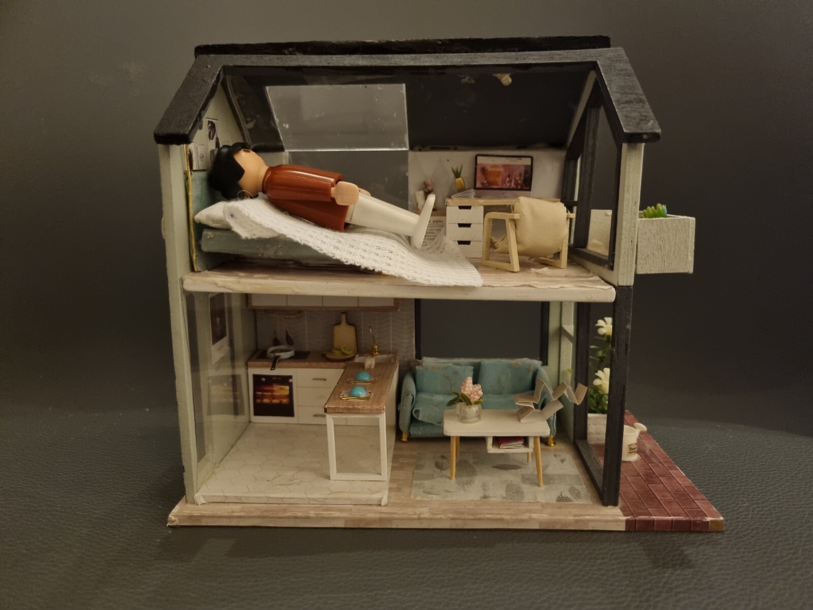 Maison de poupée petit appartement gain de place pour chambre étroite