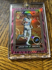 2023 Panini Phoenix - Hot Routes Pink #HR-3 Amon-Ra St. Brown 030/175