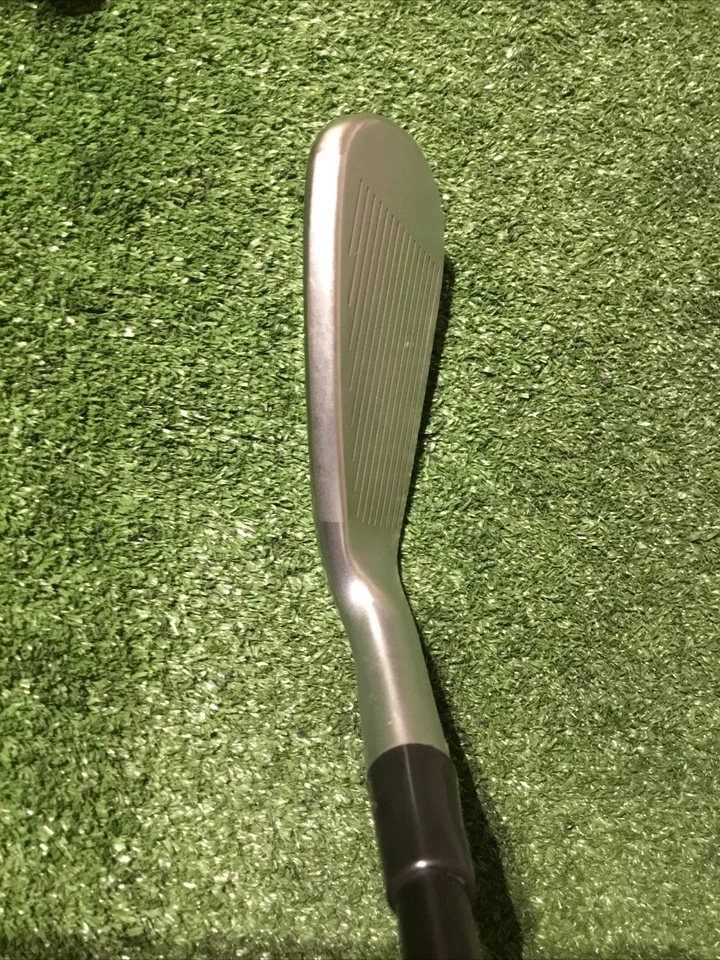 Cleveland Left Handed Ladies Launcher XL 33* 8 Iron Helium 50L Graphite (36.5”) - Image 4 of 4