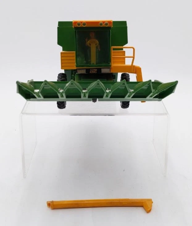W. Britain 9576 1:32 New Holland Combine Harvester w/ Maize Head/Box - Image 3 of 4