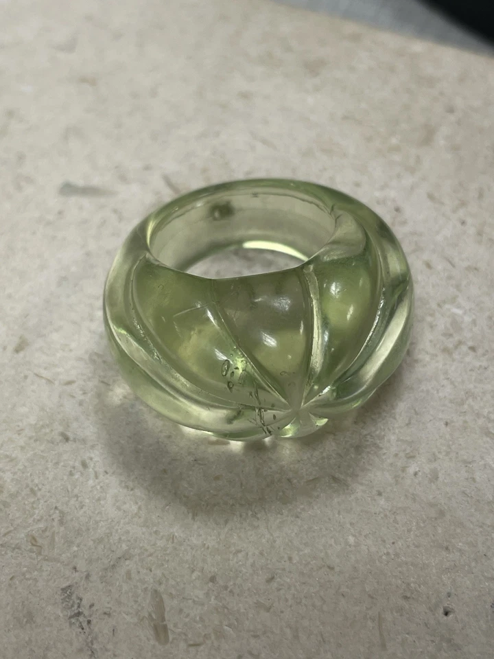 Anillo de plástico retro vintage Lucite grande remolino verde declaración grueso años 80 Foto 2 de 4