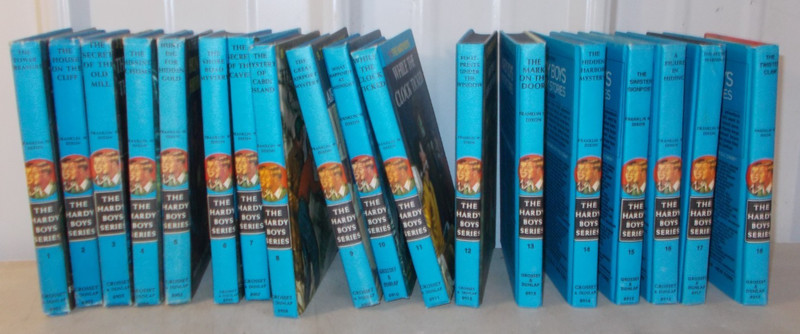 Lot of 18 Hardy Boys Vintage Hardcover Books 1-18 1959-1969