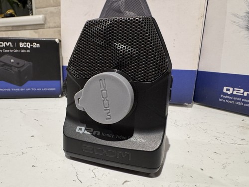 ZOOM Q2n Handy Video Recorder HD, Video with Superior Audio (Read description) - Picture 2 of 9
