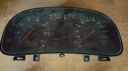 VW Golf Bora Tacho Kombiinstrument 1J0919860