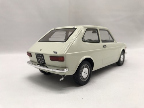Fiat 127 prima serie 1972, bianco 3 porte 1:18 - Laudoracing - Foto 5 di 11
