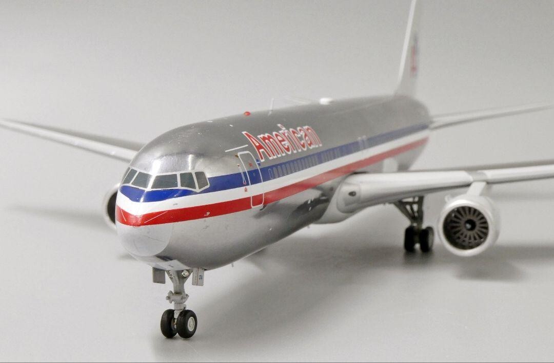 アメリカン航空 767-300ER N374AA 1/200 アメリカン航空 767-300ER N374AA 1/200