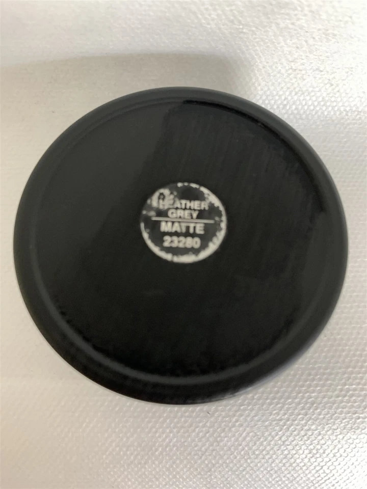 Sombra de ojos Studio Gear Big Pressed Powder gris jaspeado mate Foto 3 de 3