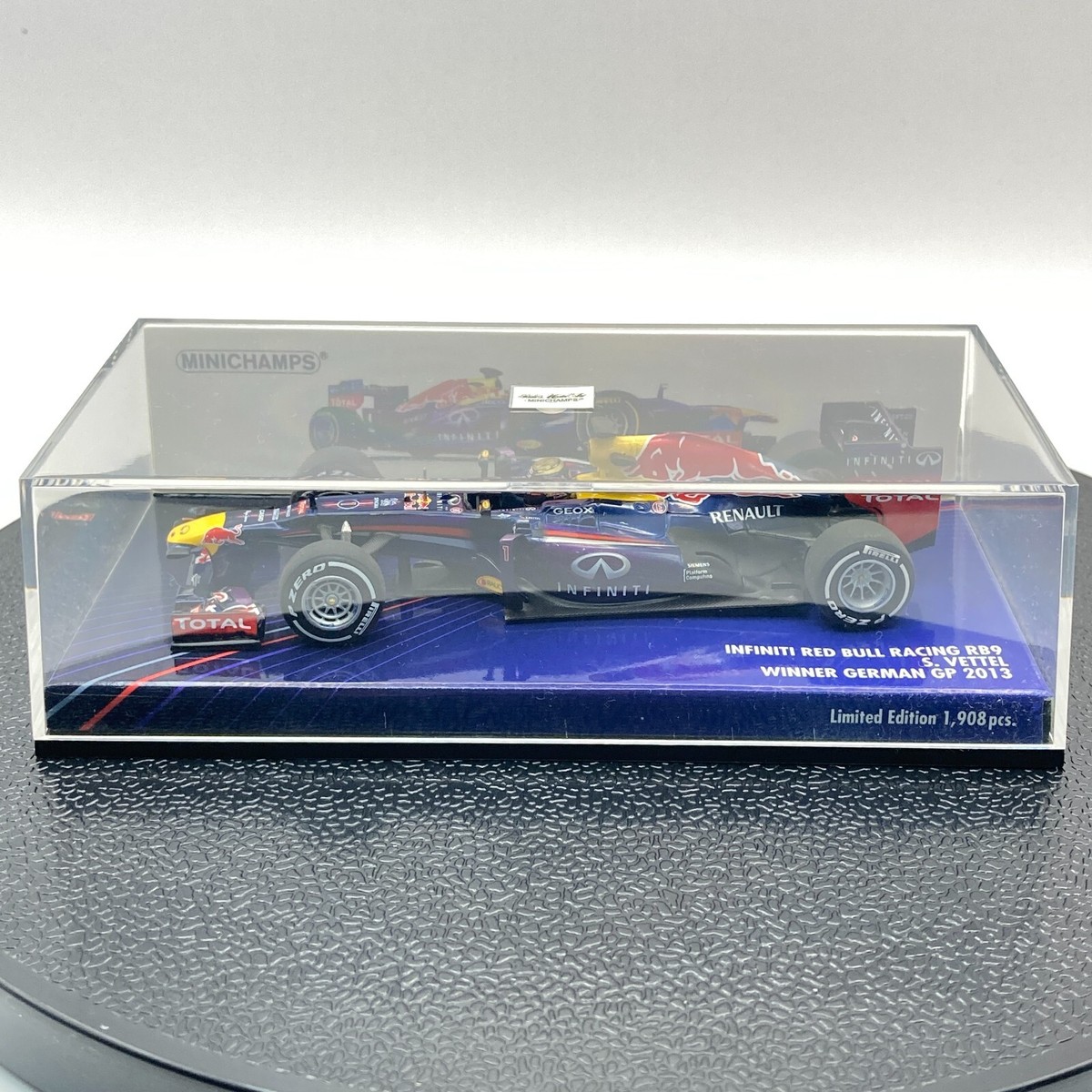 ミニチャンプス 1/43 RB9 S.ベッテル Minichamps Red Bull RB9 Winner German GP 2013 - Sebastian