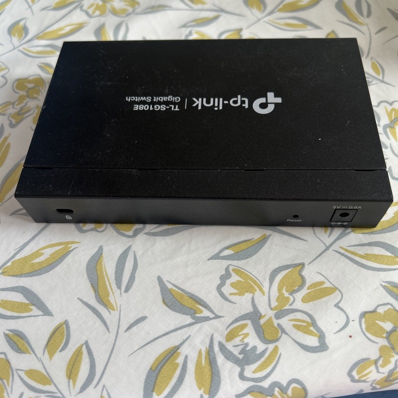 TP-Link TL-SG108E 8-Port Gigabit Easy Smart no power lead