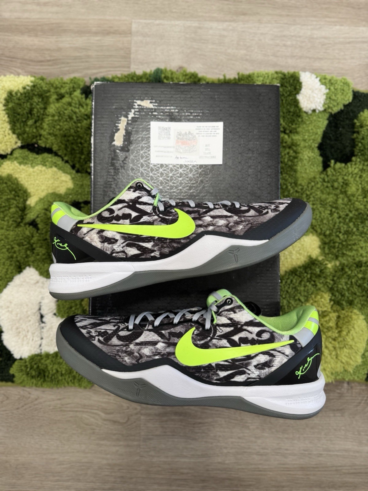 Nike Kobe 8 Graffiti Basketball Shoes - Size 9.5 - Style 555035-100