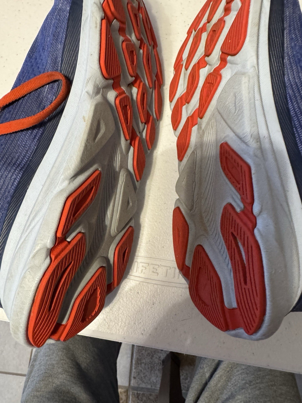 Hoka One One Clifton 9 Athletic Running Shoes Boys, Size 6 thumbnail 3