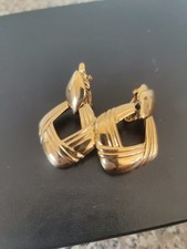 Vtg Trifari Gold Tone Diamond Shape Clip-On Earrings
