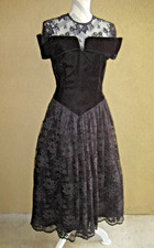 Vintage Jessica McClintock black lace/velvet off the shoulder look lined gown 10