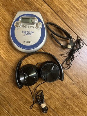 Philips AZT3202/17 Personal CD Player & Digital FM Tuner CD-RW Capable