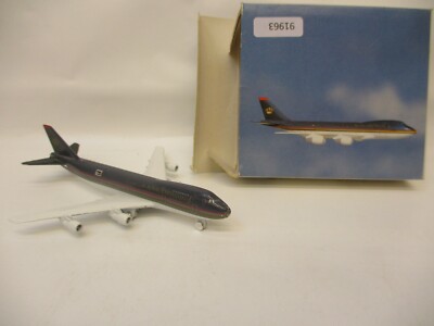 x-91963 	Schabak 901/38 1:600 Boeing 747-200 Royal Jordanian kleine Farbschäden