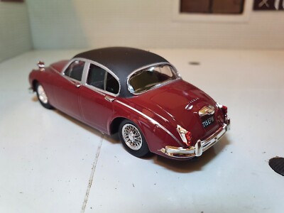 1:43 Jaguar Mark II 2 Inspector Morse Red/Maroon O Scale
