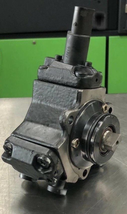 BOMBA DE INYECCIÓN DE COMBUSTIBLE PARA SPRINTER MB DODGE FREIGHTLINER 2,7 L 2000-03 SIN NÚCLEO CHRG Foto 2 de 2