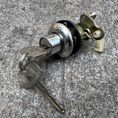 DATSUN WAGON VB310 VB210 120Y 510 Rear Trunk Lid Keys Lock Genuine