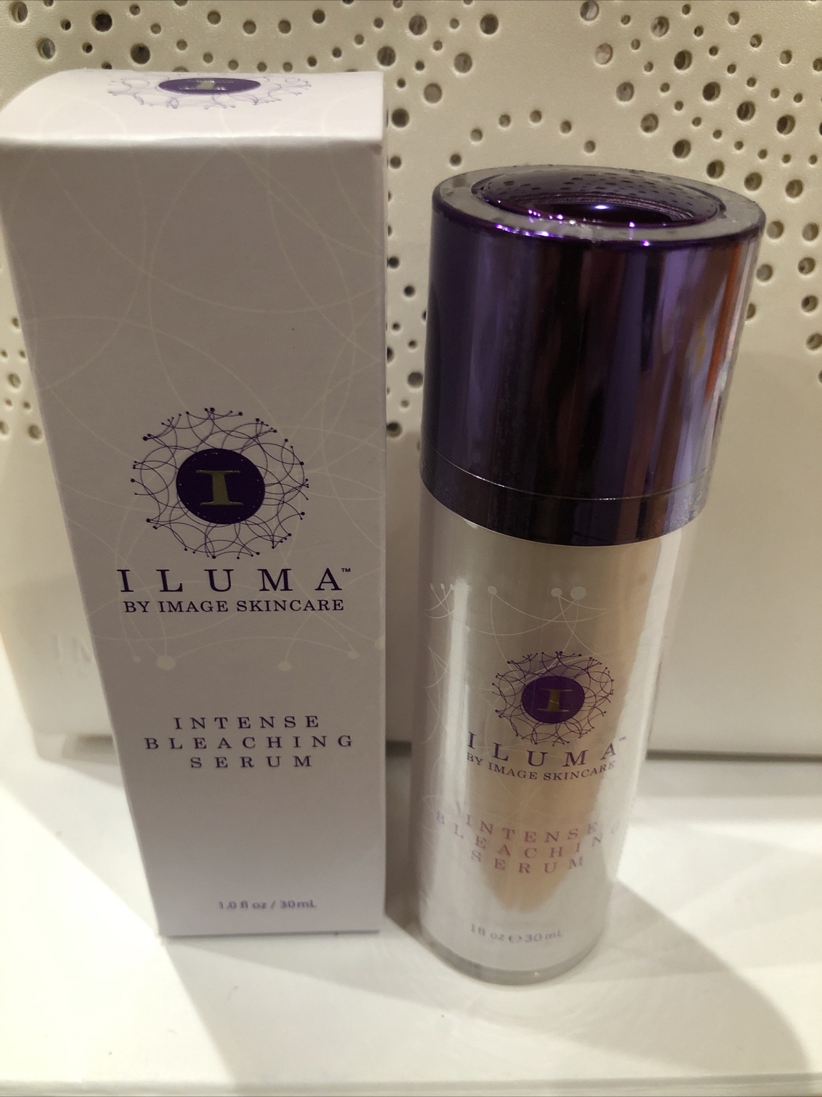 iluma bleaching serum