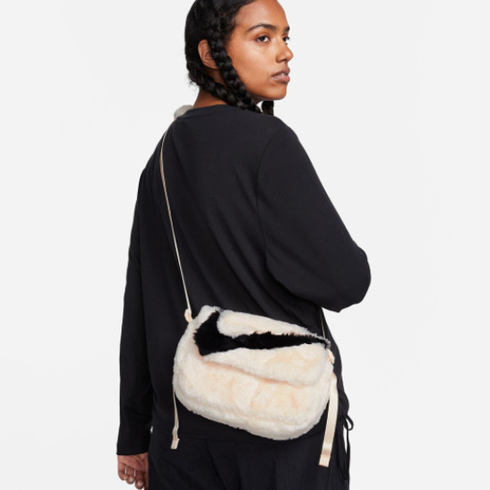 Сумка Nike WMNS Sportswear Futura 365 FX с мехом через плечо (FB3048-838) отправлена в ускоренном порядке