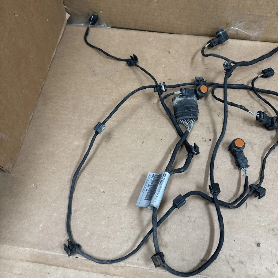 AUDI R8 2014 2015 4,2 L V8 PARACHOQUES TRASERO COMPLETO SENSORES DE ESTACIONAMIENTO Y ARNÉS 2925 Foto 2 de 4