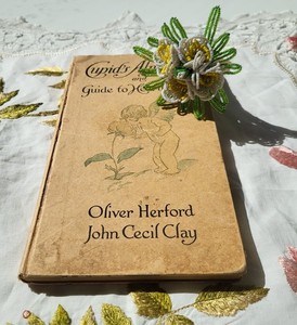 Vtg French Seed Beaded Posey W/ 4 Mini Wht Flowers 1  Bud Yellow Centers Leaves 