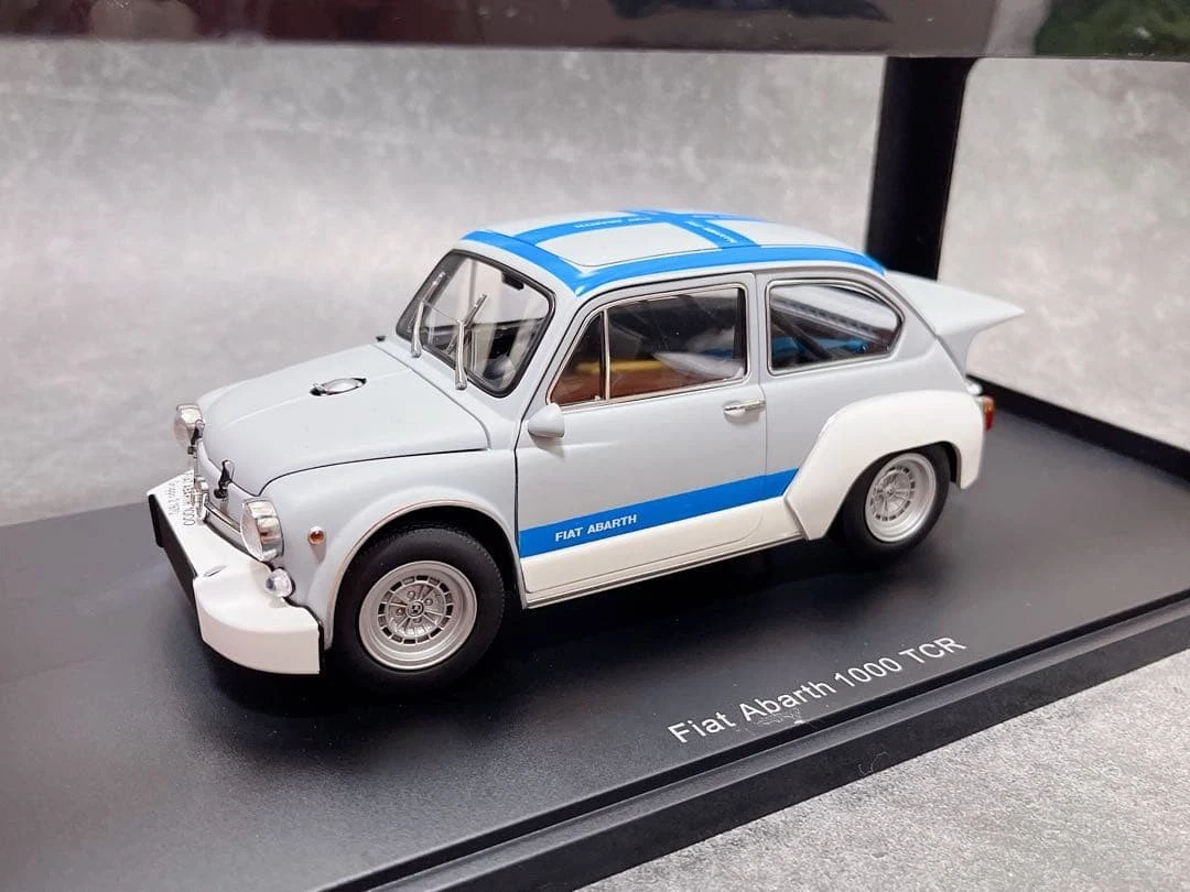 Preços baixos em AUTOart Fiat Veículos de brinquedo e de metal