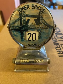 Vintage Flip Perpetual Desk London Bridge