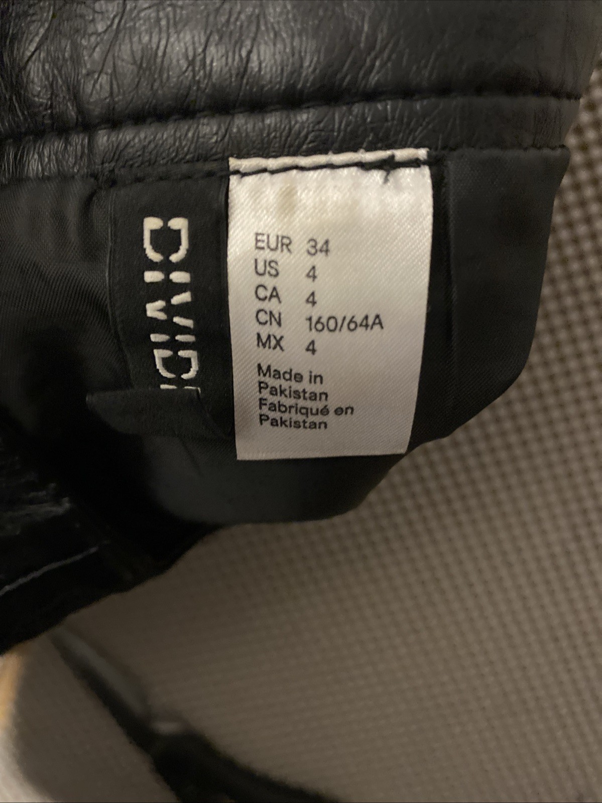 H & M Divided Faux Leather Black Leather Mini Skirt Low Front Waist Size 4 thumbnail 5