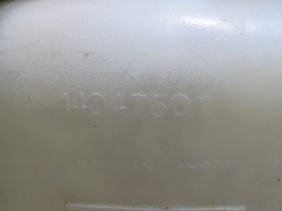 84-96 CHEVROLET CORVETTE C4 ENGINE COOLANT EXPANSION OVERFLOW RESERVOIR OEM - Image 4 of 4