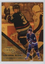 2000-01 Topps Gold Label Class 2 Gold 32/299 Henrik Sedin #77 HOF 12w4