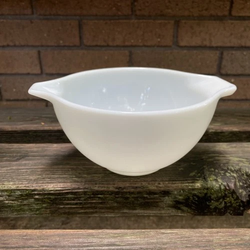 Vintage 441 PYREX  1.5 Pt Bowl Opal White Milk Glass Cinderella Nesting