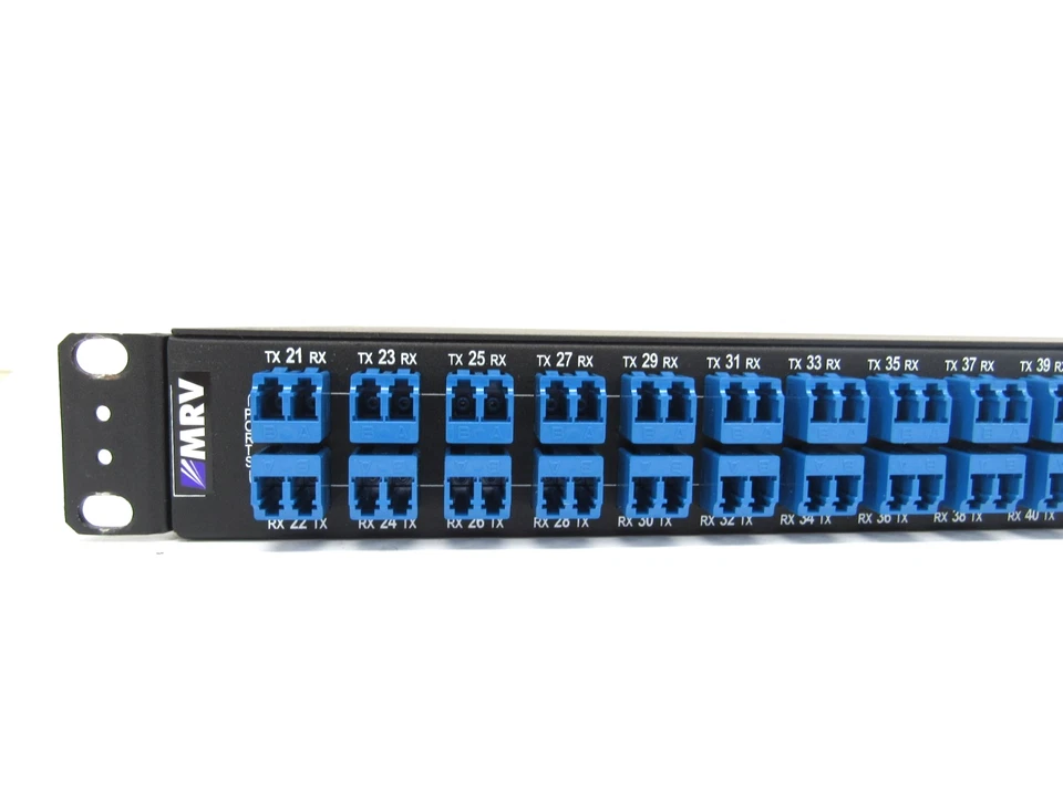 Multiplexor y desmultiplexor de fibra óptica MRV RD-DMDXA40M ADVA DWDM con RMK Foto 2 de 4