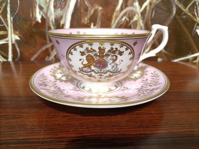 ROYAL COLLECTION TRUST England,  edle Teetasse mit Untertasse in Pink