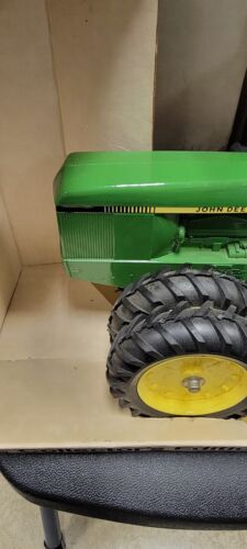 1/16 Ertl Farm Toy John Deere 8650 Tractor - Picture 2 of 7