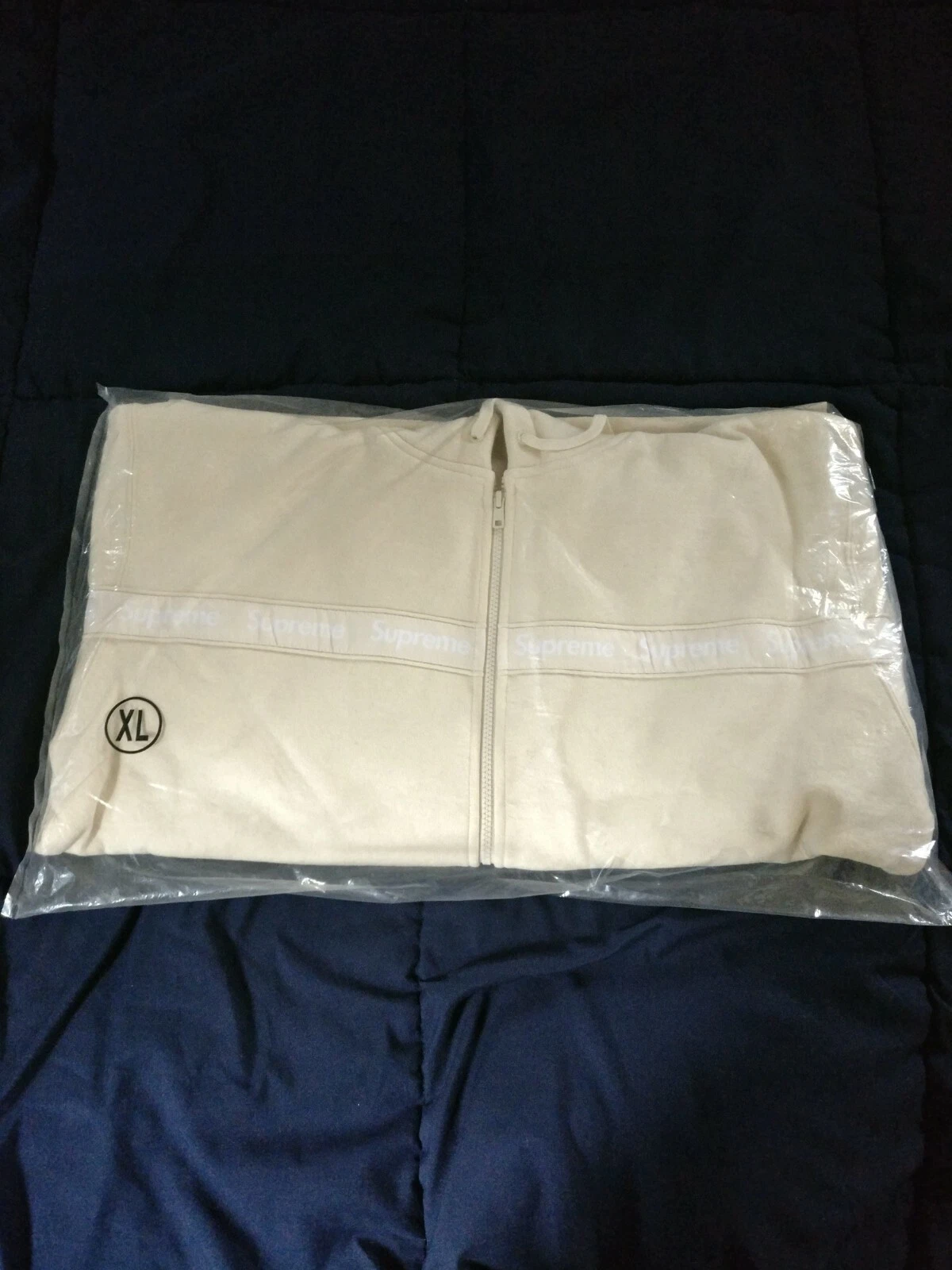Sweat shirt à capuche à rayures textuelles Supreme naturel XL 100 % authentique NEUF AVEC ÉTIQUETTES 