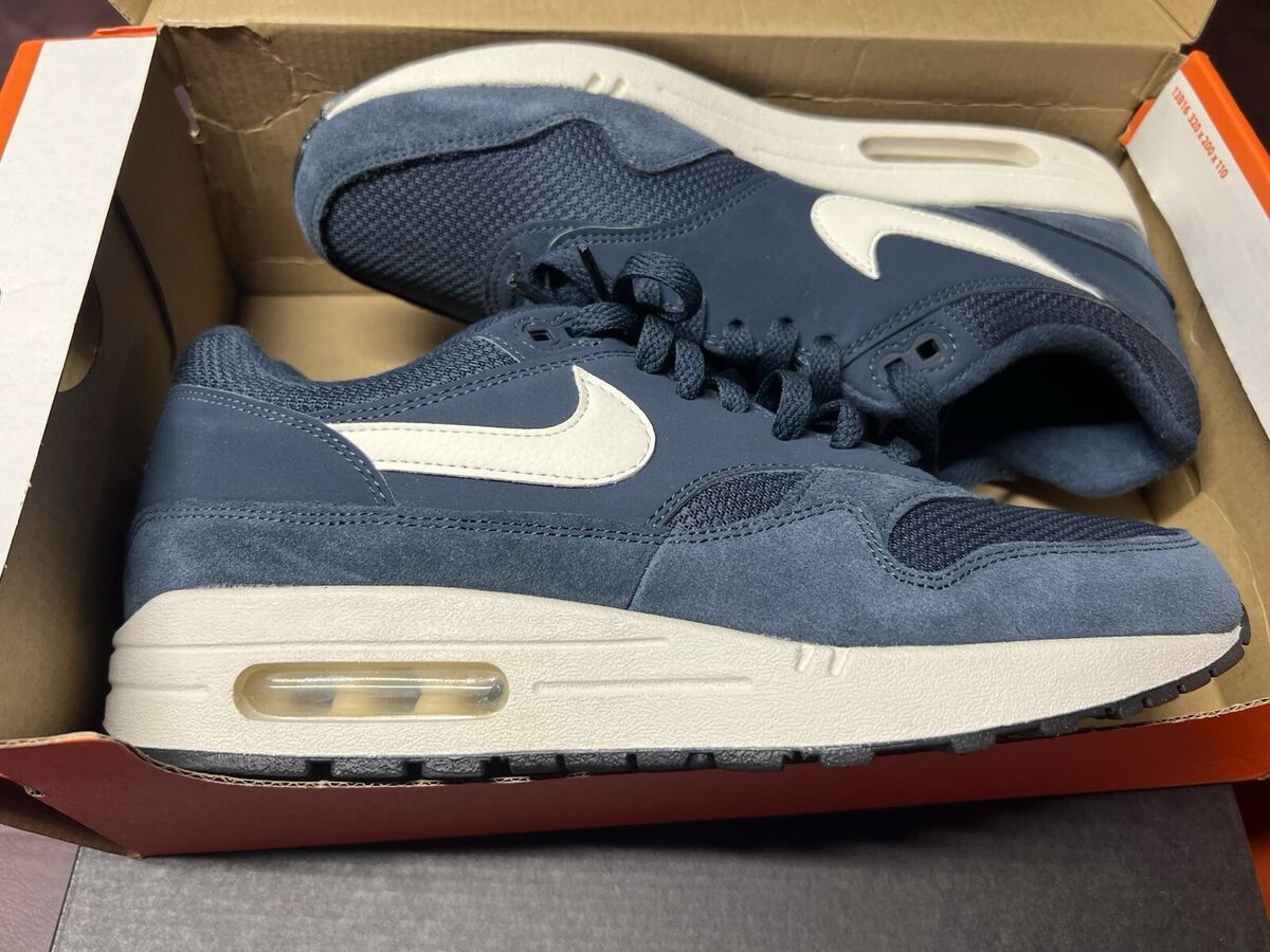 Nike Air Max 1 Armory Navy Blue Suede Size 9 RARE Never Worn Nike Air Max 1 Armory Navy Blue Suede Size 9 RARE Never Worn