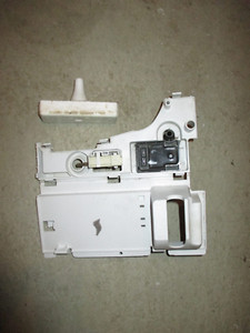 Beko Trockner DS 8433 PAO  Pumpe mit Mikroschalter komplett