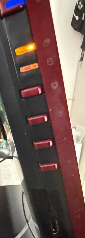 MSI Gaming 24GE 2QE Todo en Uno - i7-4720HQ, 8 GB, 128 SSD + 1 TB HDD - W11 Home - Imagen 4 de 4