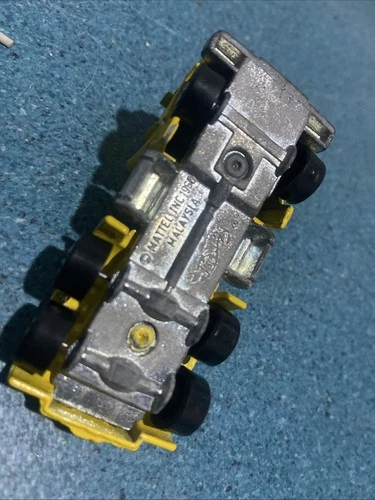 Hot Wheels 1986 Semi Truck Cab Tractor Cabover Yellow Diecast Vintage Malaysia