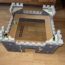 Toy Castle and Britain Knight Figures