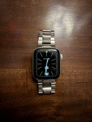 Apple Watch Series 6 GPS 40mm Silver Aluminum - Stainless Steel Band