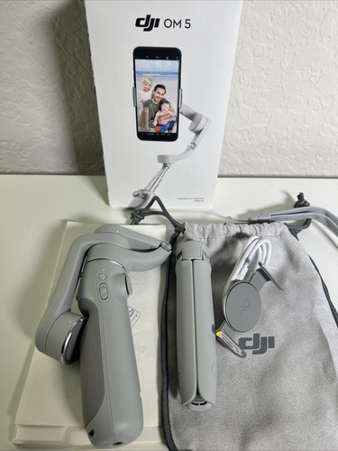 Stabilizzatore portatile pieghevole DJI OM 5 - Foto 14 di 19