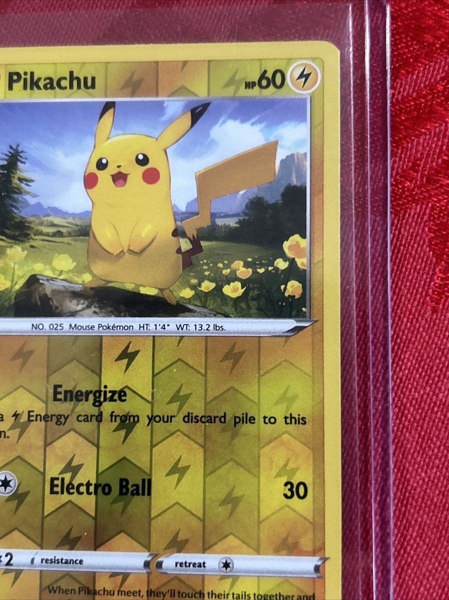Pokémon TCG Card Pikachu 049/203 Evolving Skies 2021 Reverse Holo