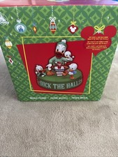 Nueva estatuilla caja de música navideña del pato Donald de los pasillos de los parques de Disney