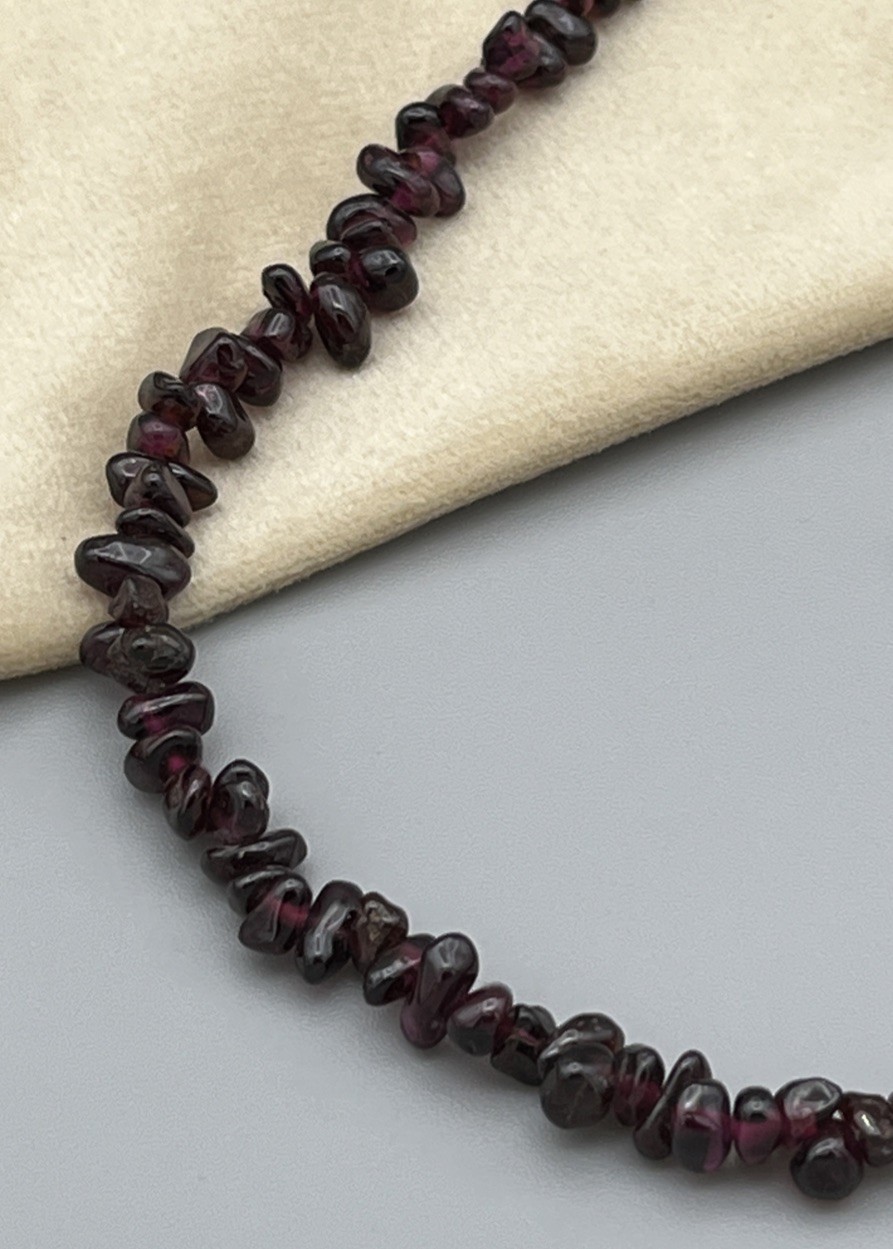 Vintage Natural Garnet Chip Bead Necklace 88cm lo… - image 2