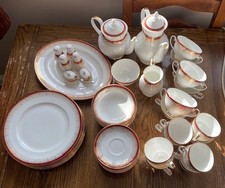 Royal Grafton 'MAJESTIC' Red - Fine English Bone China - 53 pieces.