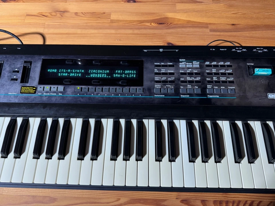 Ensoniq VFX Vintage Synthesizer mit Diskettenlaufwerk und Sequenzer - Bild 4 von 4